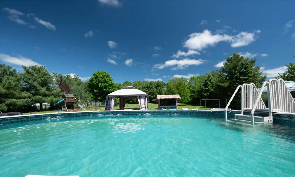 10 Emily Lane Mahopac NY 10541