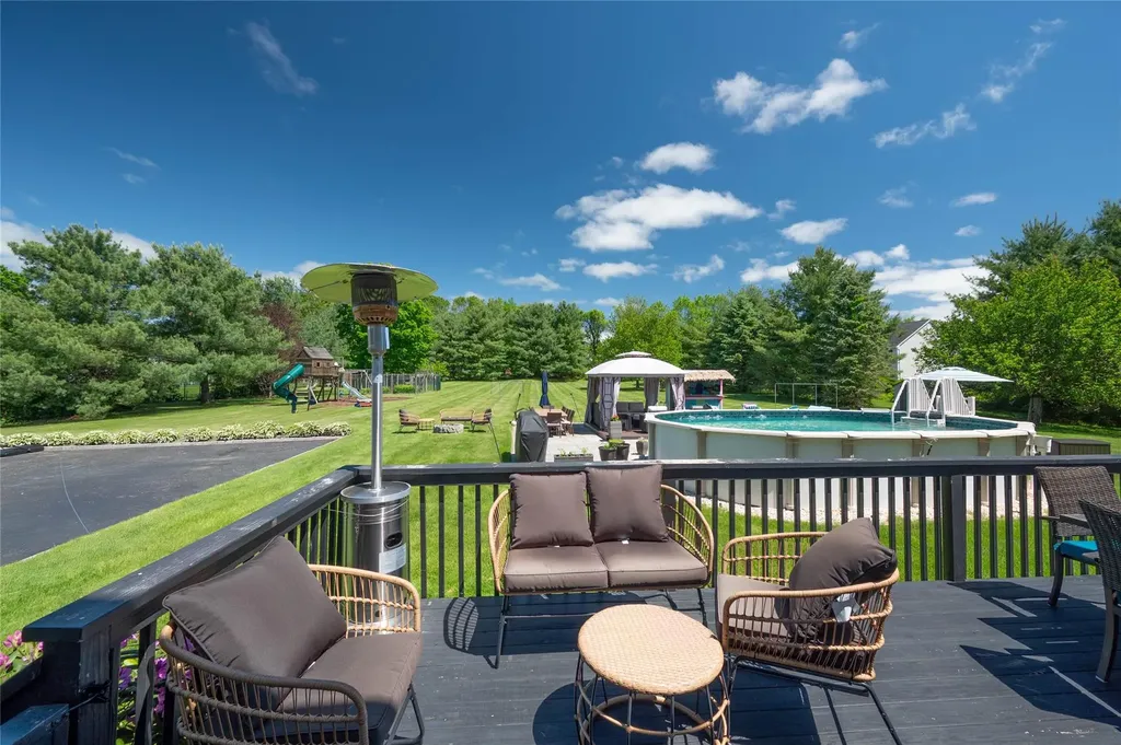 10 Emily Lane Mahopac NY 10541