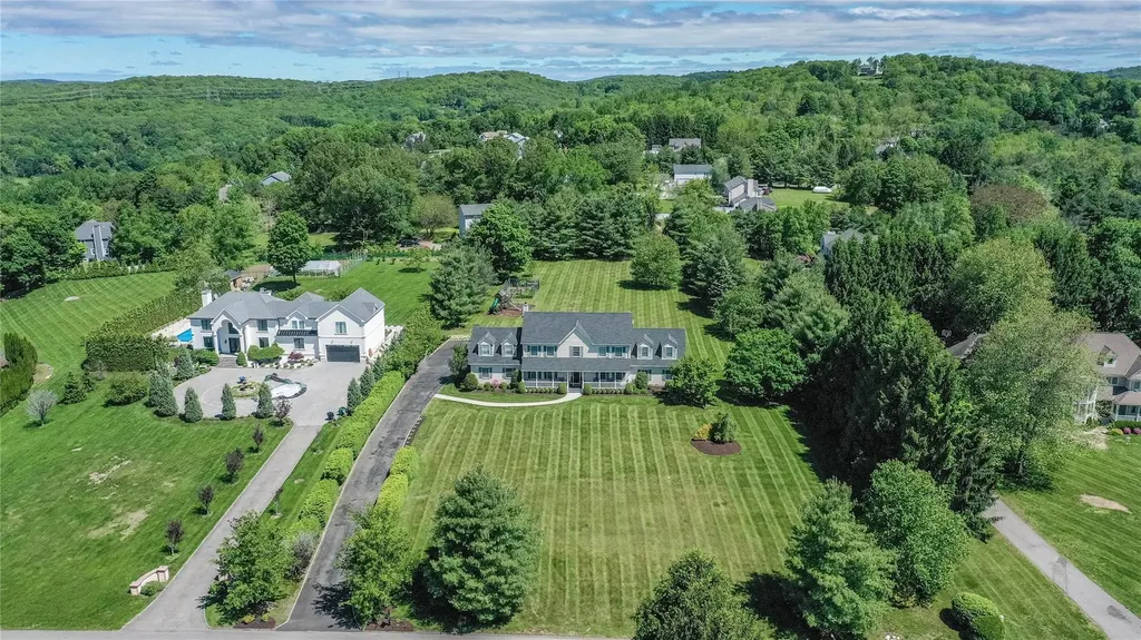 10 Emily Lane Mahopac NY 10541