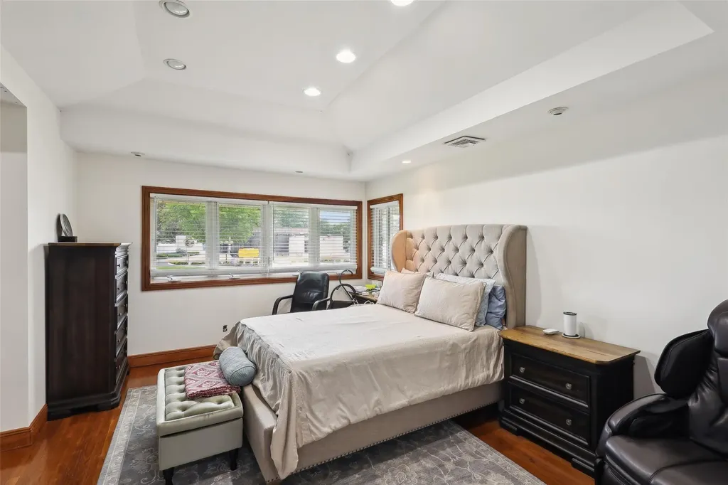 717 The Plain Road Westbury NY 11590