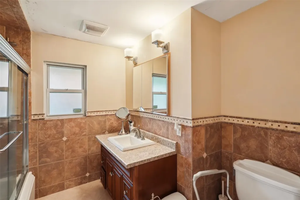717 The Plain Road Westbury NY 11590