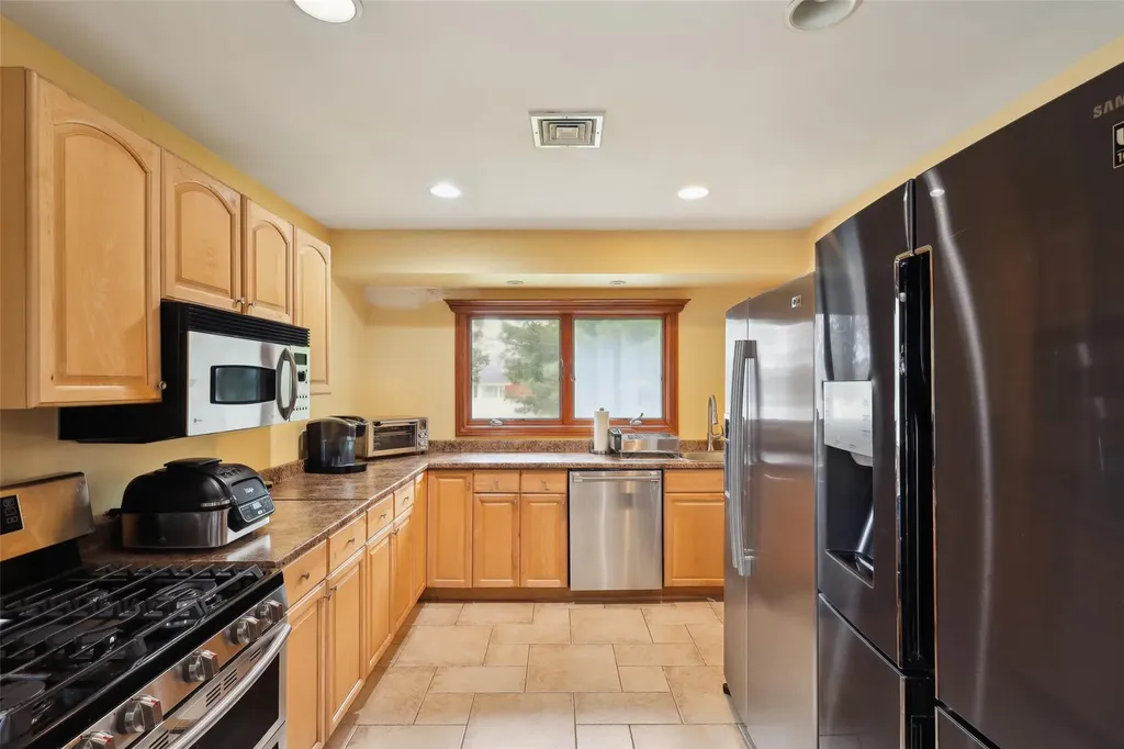 717 The Plain Road Westbury NY 11590