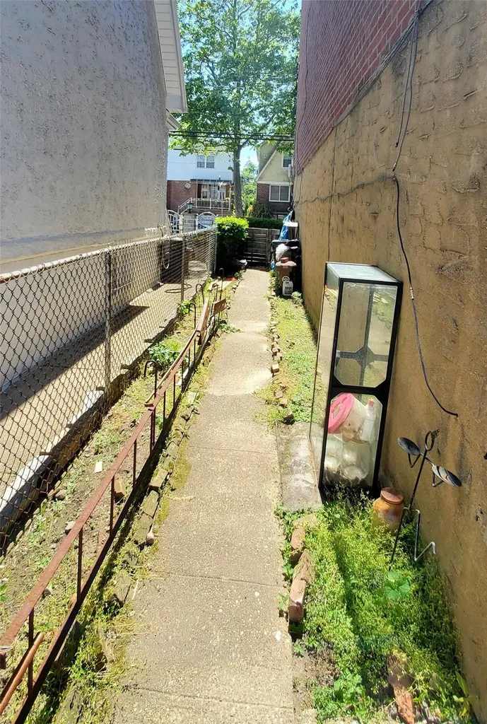 3314 Mickle Bronx NY 10469
