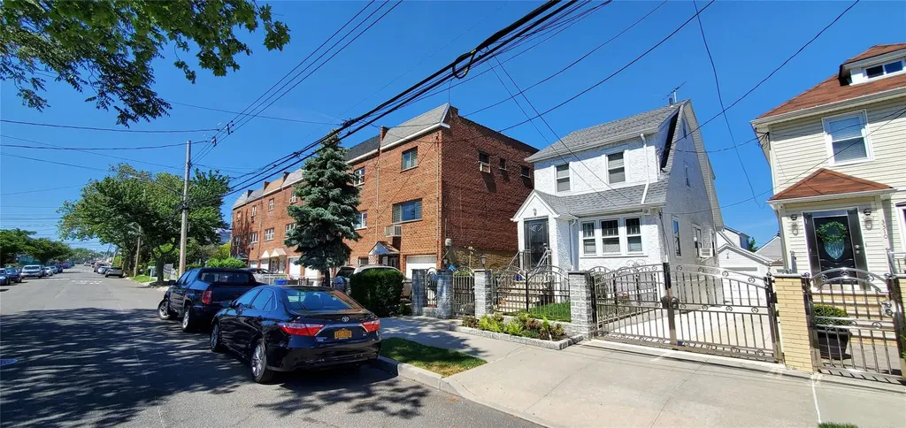 3314 Mickle Bronx NY 10469