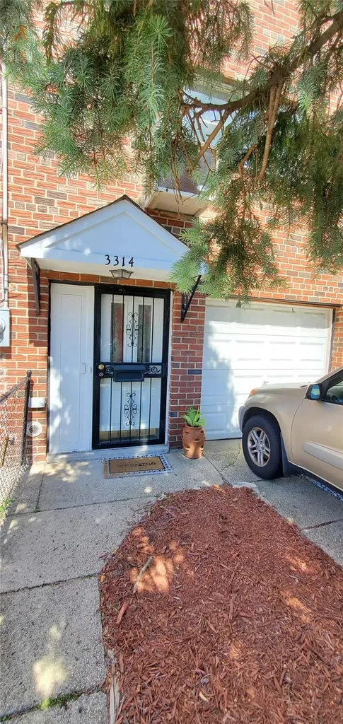 3314 Mickle Bronx NY 10469