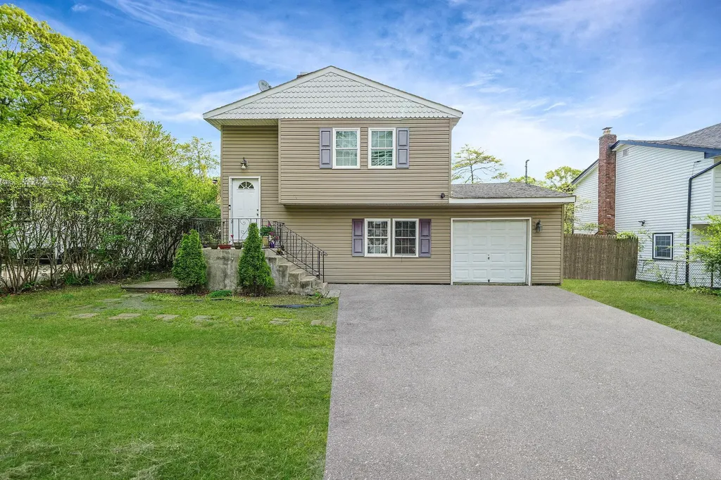 209 Burney Boulevard Mastic NY 11950