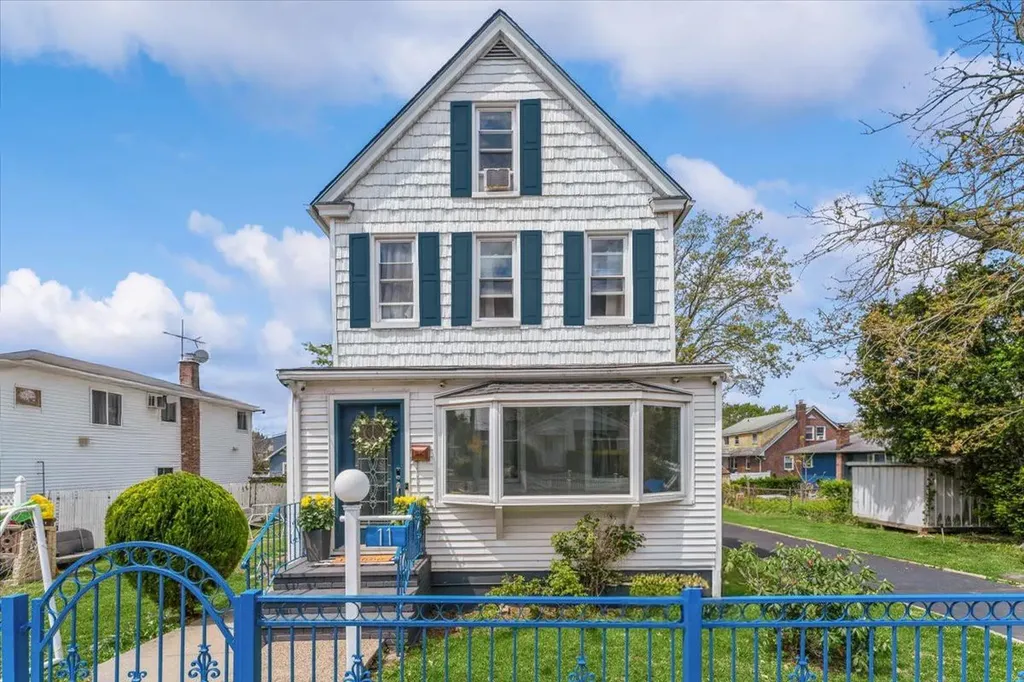 11 Hope Place Freeport NY 11520