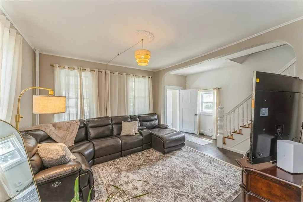 11 Hope Place Freeport NY 11520