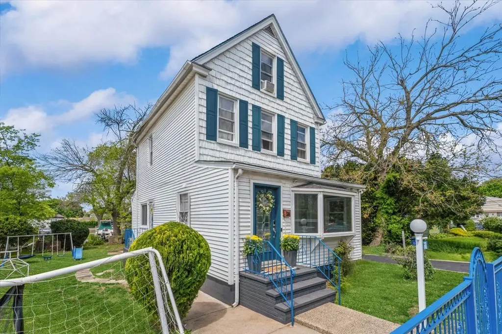 11 Hope Place Freeport NY 11520