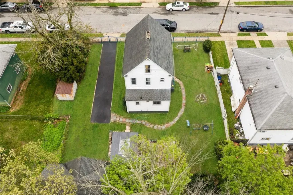 11 Hope Place Freeport NY 11520