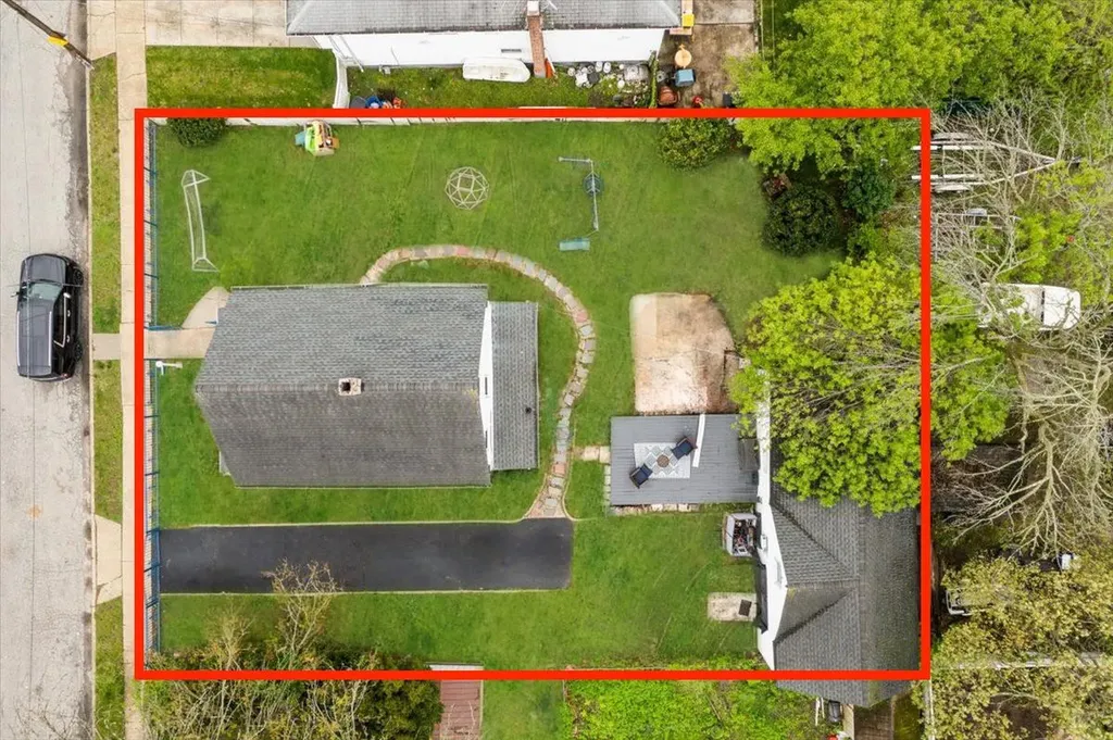 11 Hope Place Freeport NY 11520