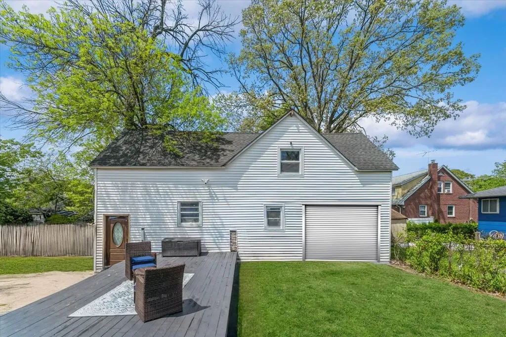 11 Hope Place Freeport NY 11520
