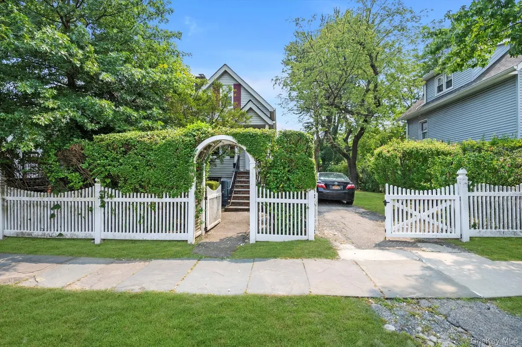 1906 Edenwald Avenue Bronx NY 10466