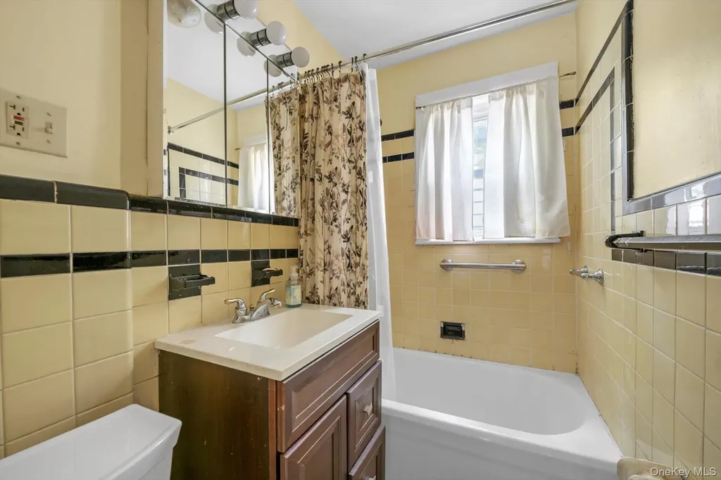 1906 Edenwald Avenue Bronx NY 10466