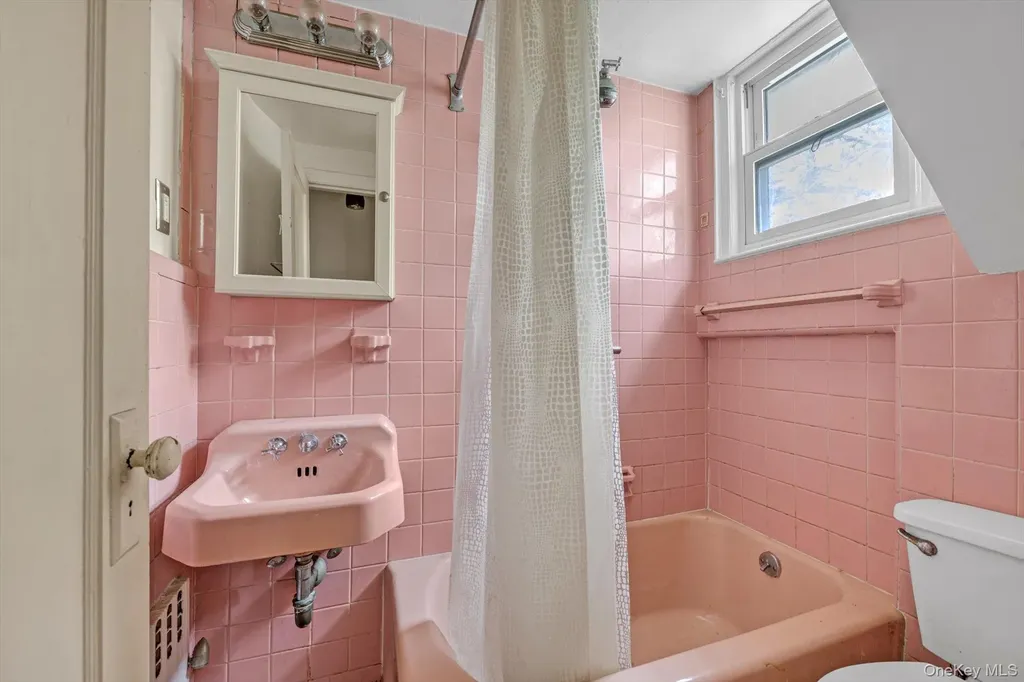 1906 Edenwald Avenue Bronx NY 10466