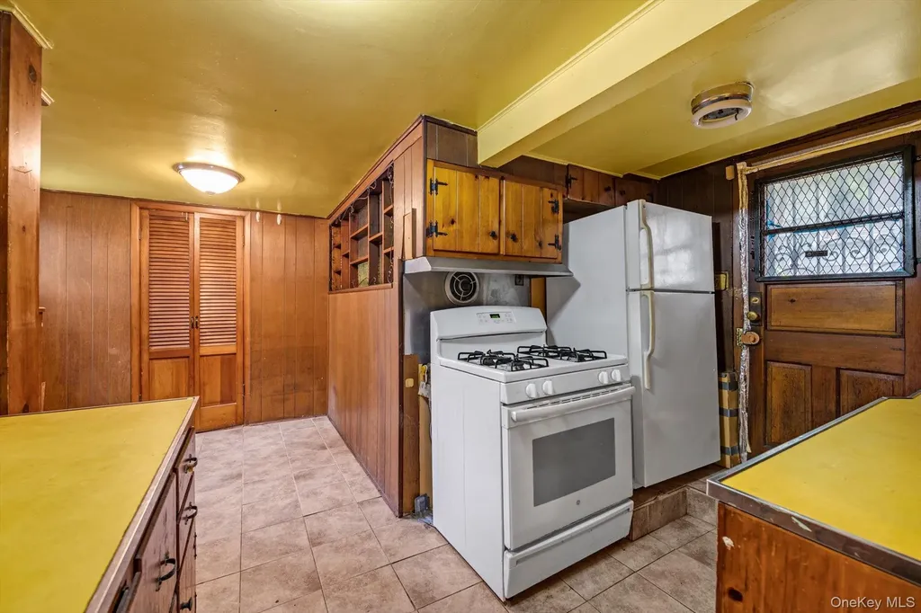 1906 Edenwald Avenue Bronx NY 10466