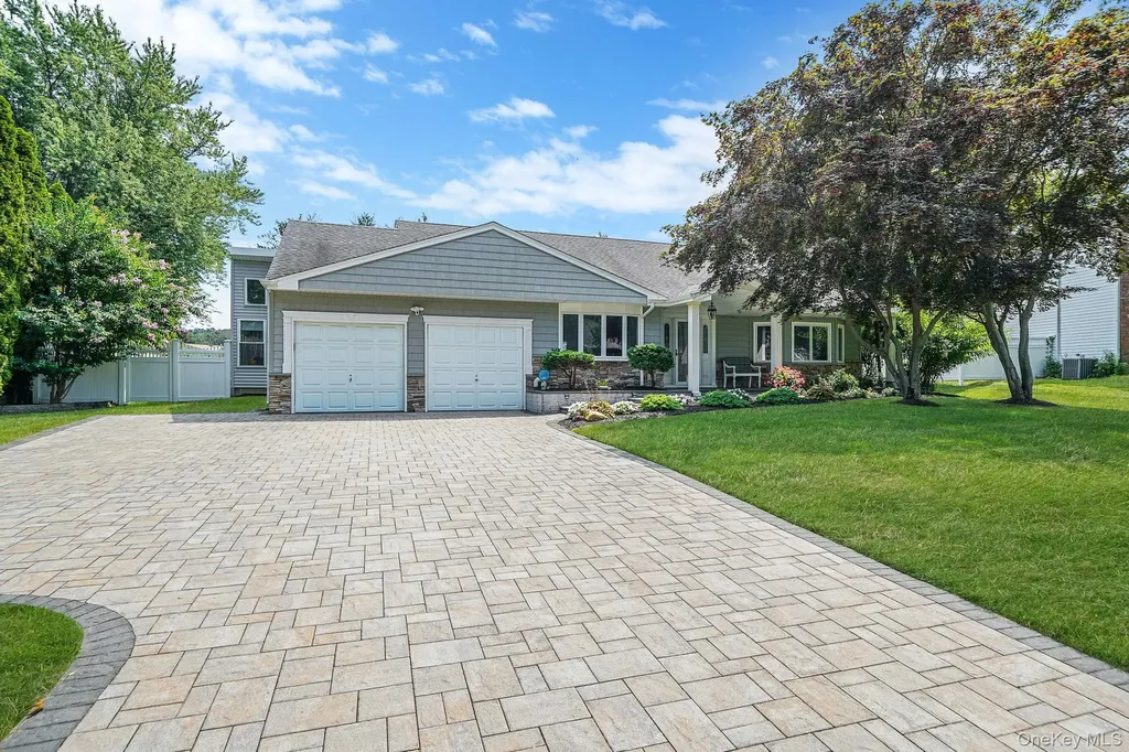 68 Steven Place Smithtown NY 11787
