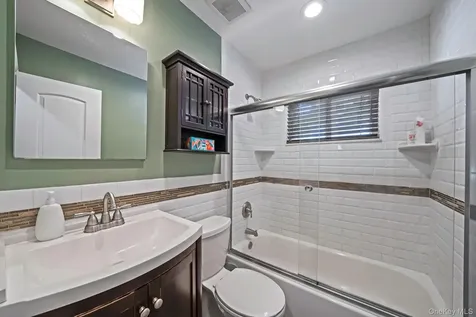 730 Spur Drive N Bay Shore NY 11706