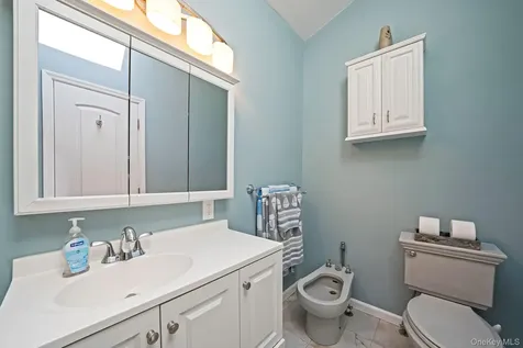 730 Spur Drive N Bay Shore NY 11706