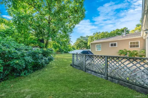 730 Spur Drive N Bay Shore NY 11706