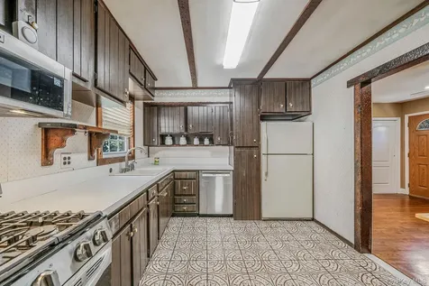 730 Spur Drive N Bay Shore NY 11706