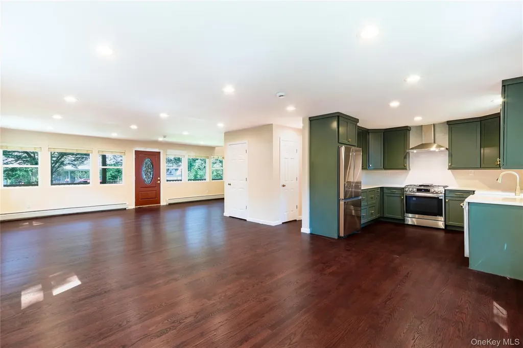 12 14th Street Wading River NY 11792