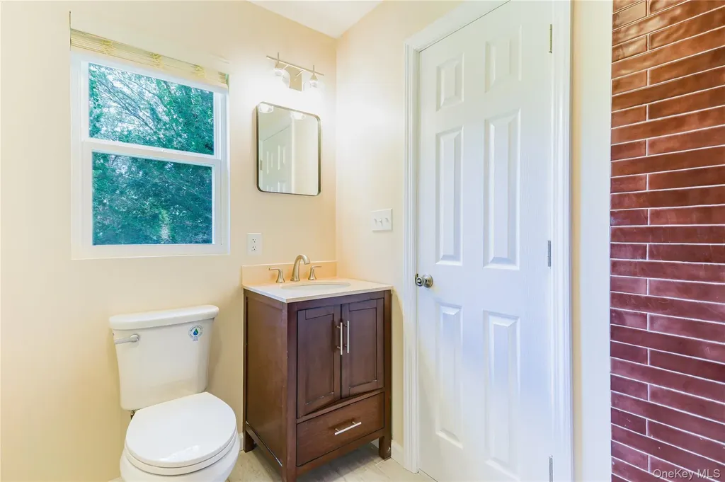 12 14th Street Wading River NY 11792