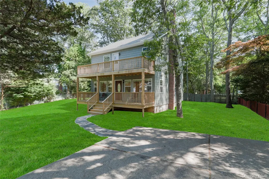 12 14th Street Wading River NY 11792