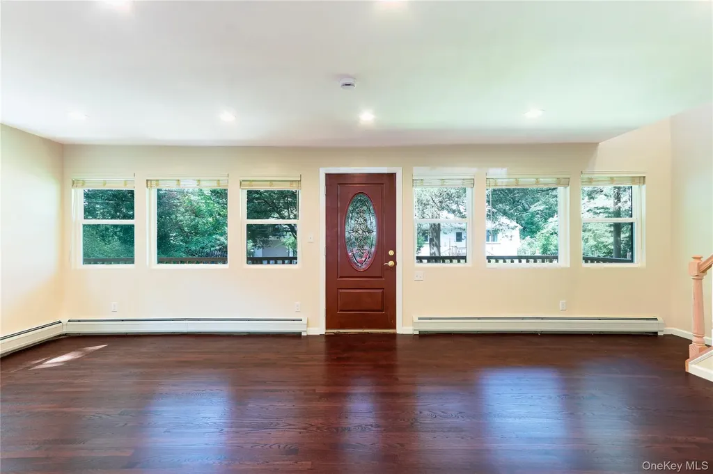 12 14th Street Wading River NY 11792