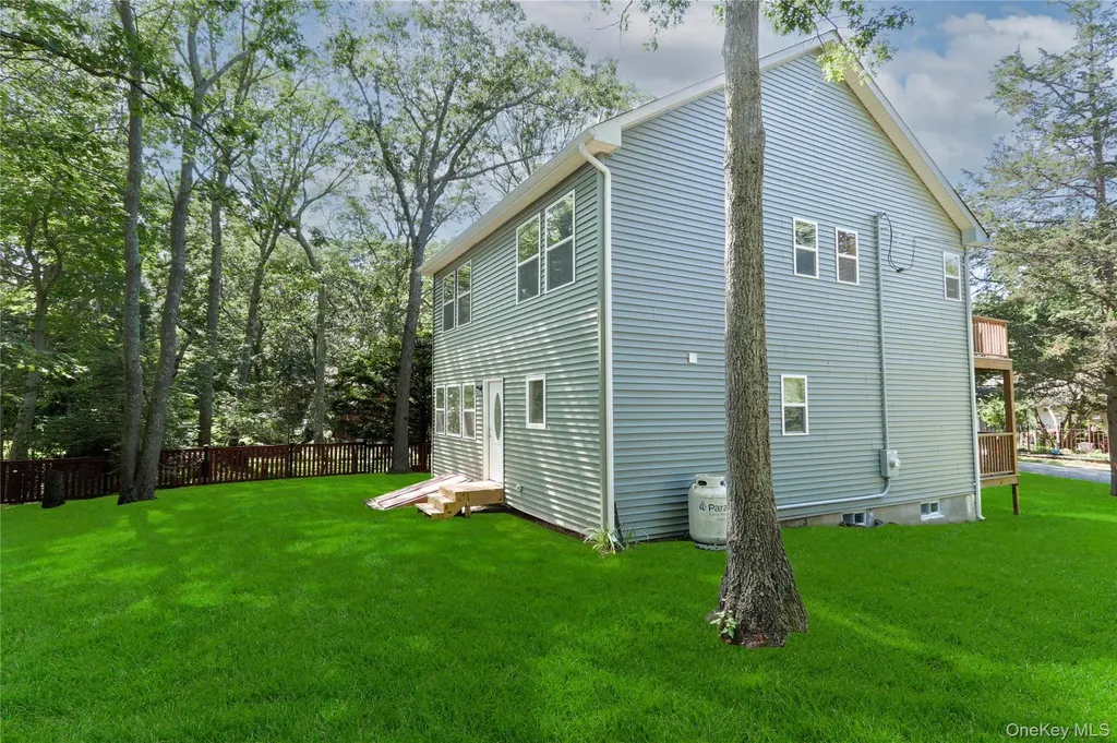 12 14th Street Wading River NY 11792