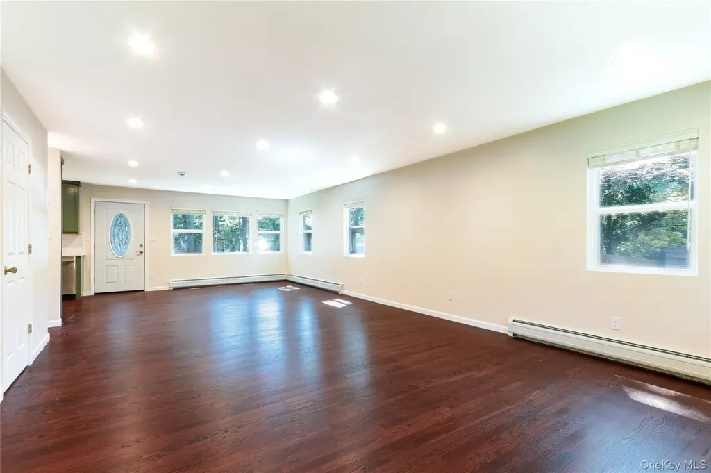 12 14th Street Wading River NY 11792