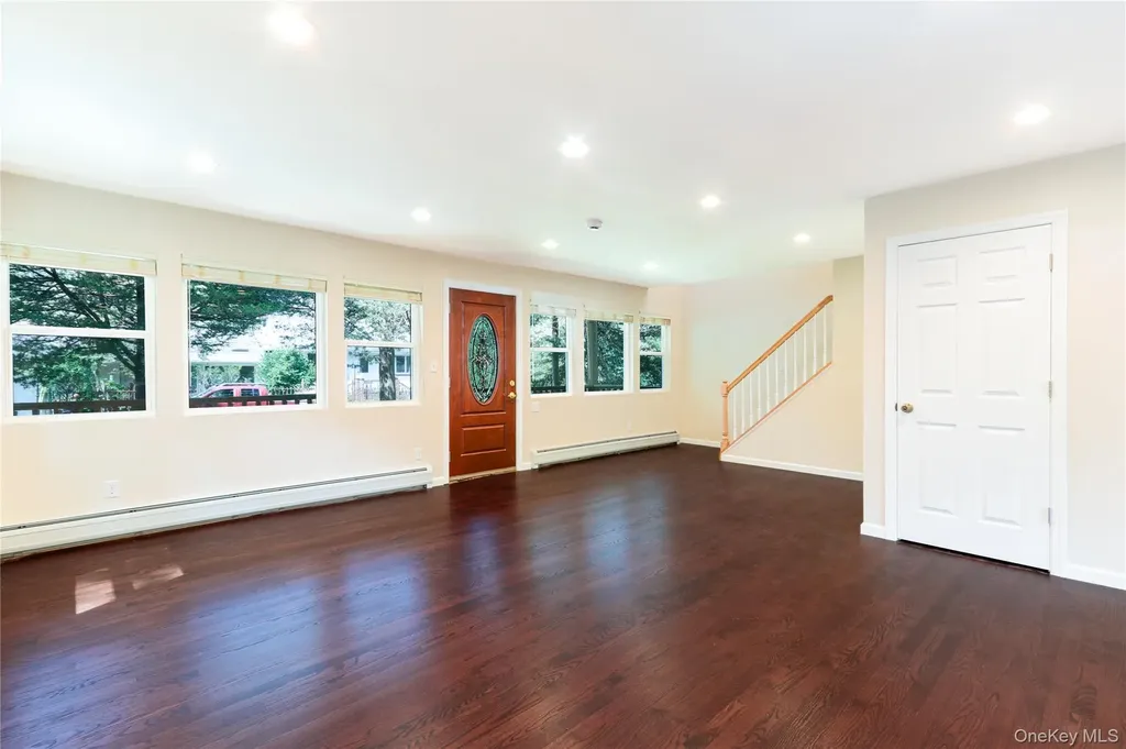 12 14th Street Wading River NY 11792
