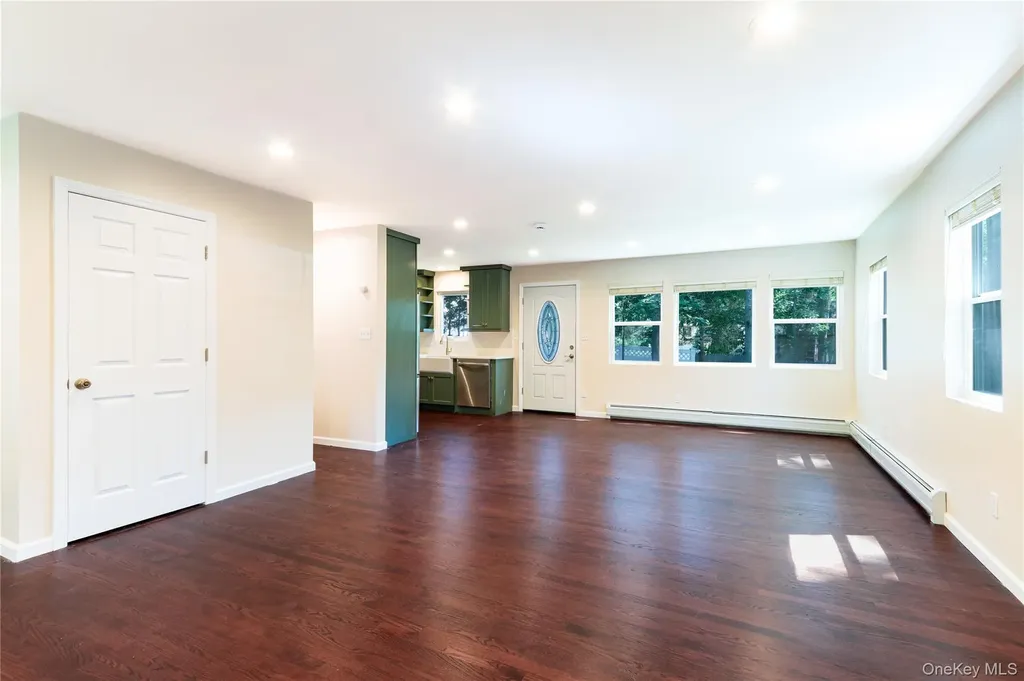12 14th Street Wading River NY 11792