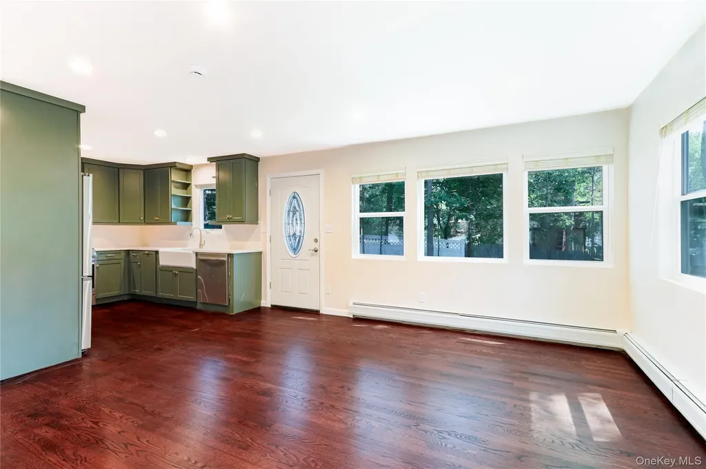 12 14th Street Wading River NY 11792
