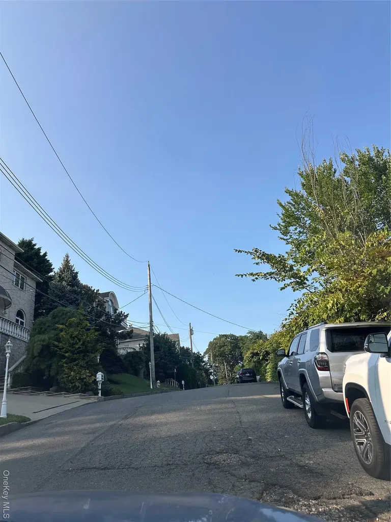 1 Douglas Court Staten Island NY