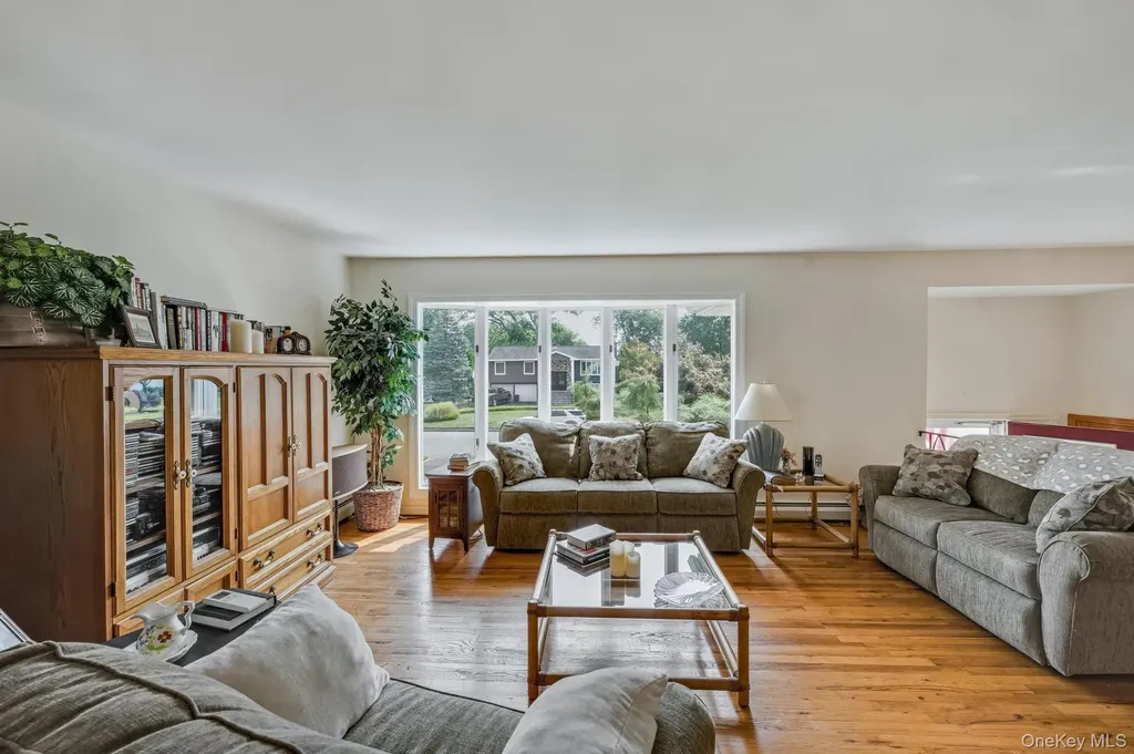 20 Peppermint Road Commack NY 11725