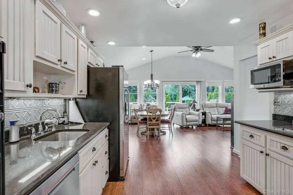 20 Peppermint Road Commack NY 11725