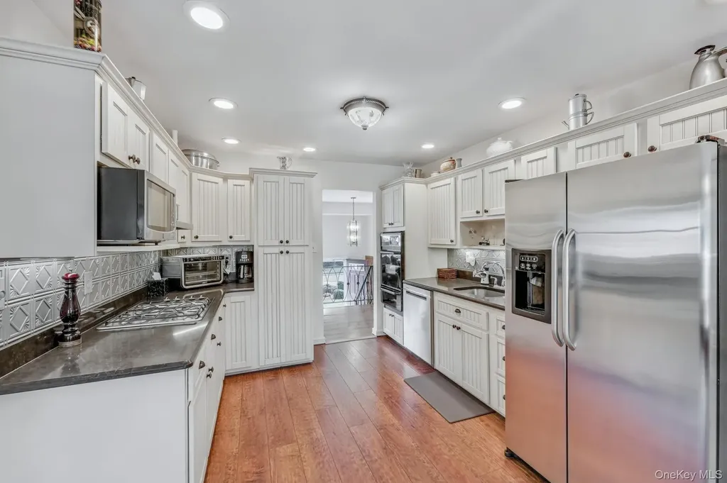 20 Peppermint Road Commack NY 11725