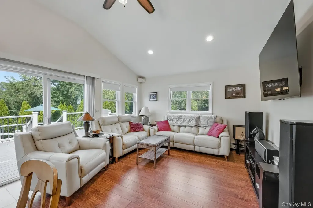 20 Peppermint Road Commack NY 11725