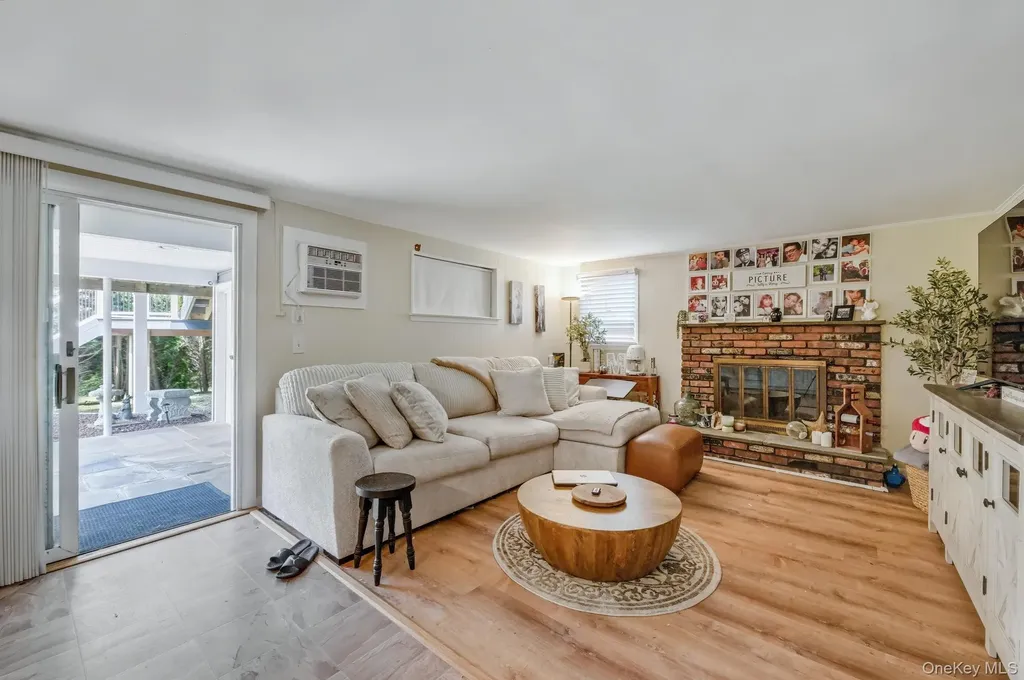 20 Peppermint Road Commack NY 11725