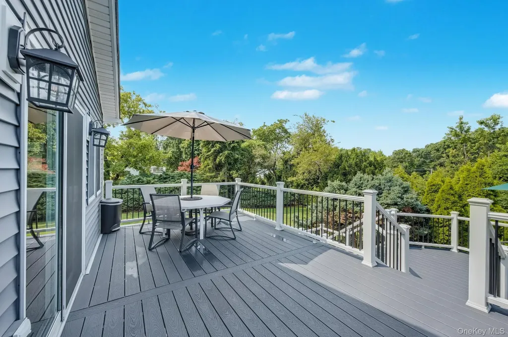 20 Peppermint Road Commack NY 11725