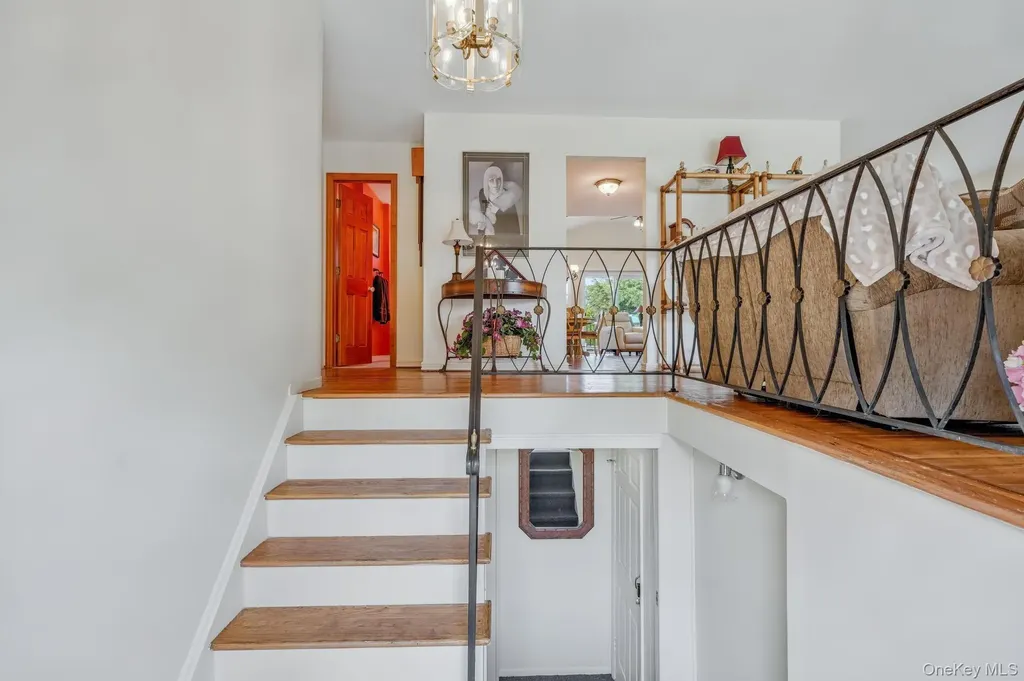 20 Peppermint Road Commack NY 11725