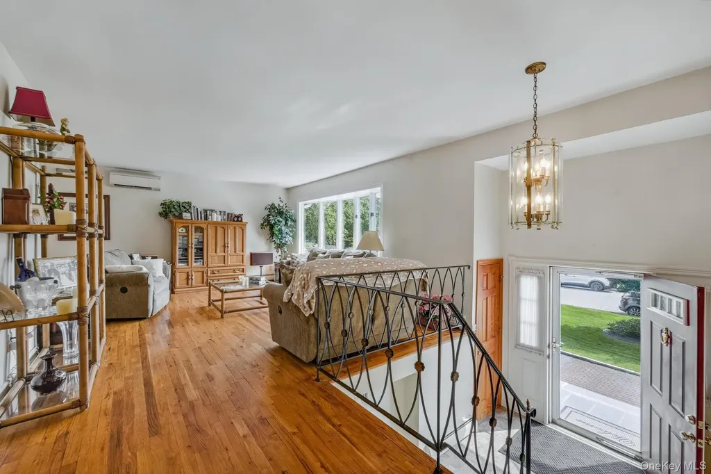 20 Peppermint Road Commack NY 11725