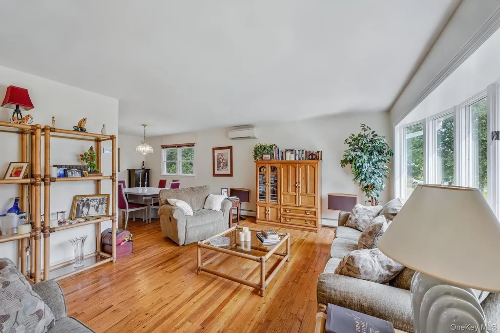 20 Peppermint Road Commack NY 11725
