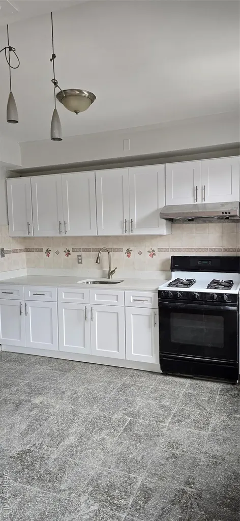 4607 79th Street Elmhurst NY 11373