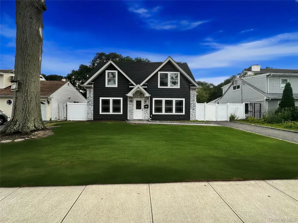 61 William Street Copiague NY 11726