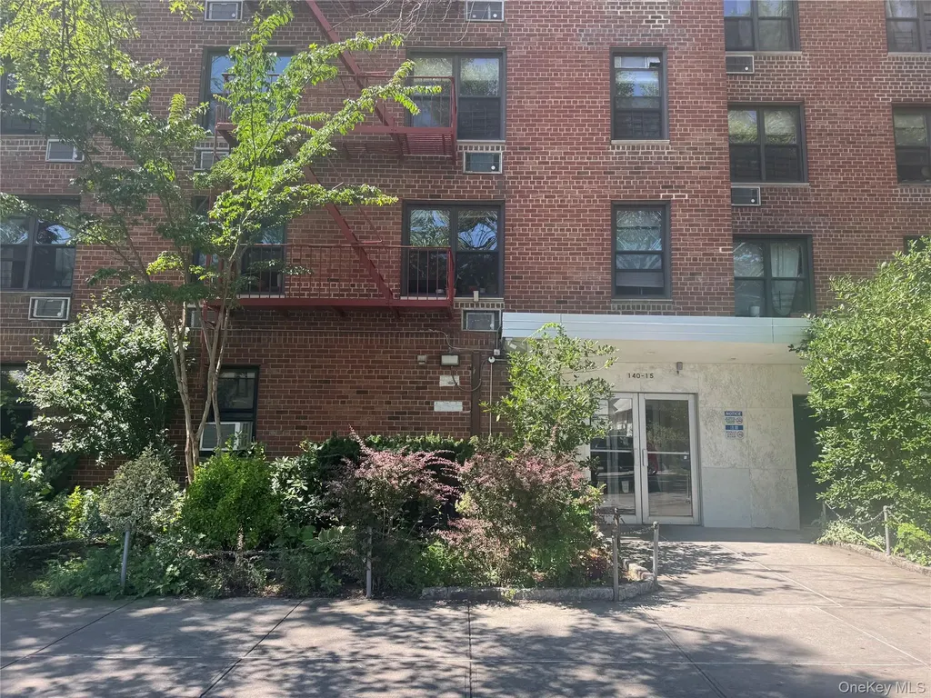 140-15 Holly Avenue Flushing NY 11355