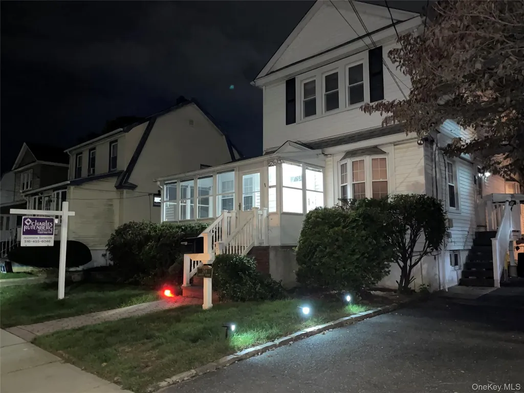 369 Hewlett Parkway Hewlett NY 11557