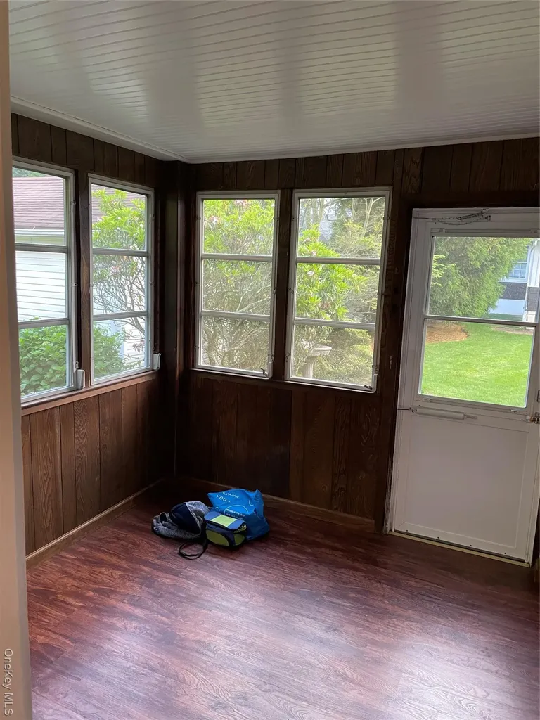 65 Lenox Avenue Lynbrook NY 11563