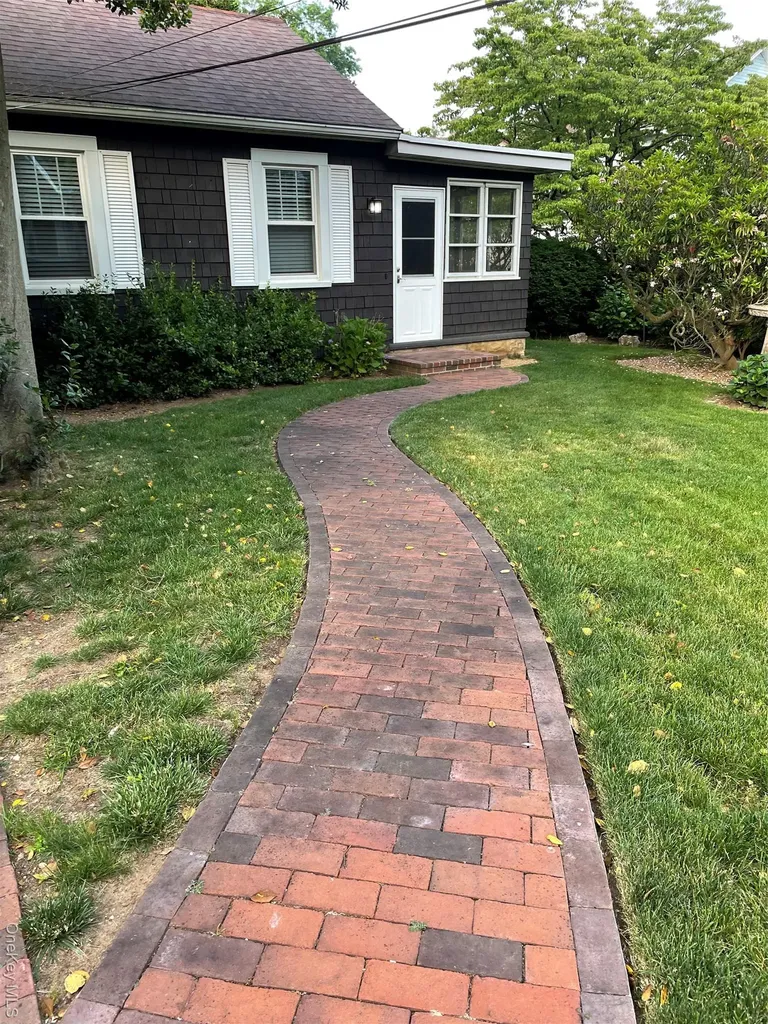 65 Lenox Avenue Lynbrook NY 11563